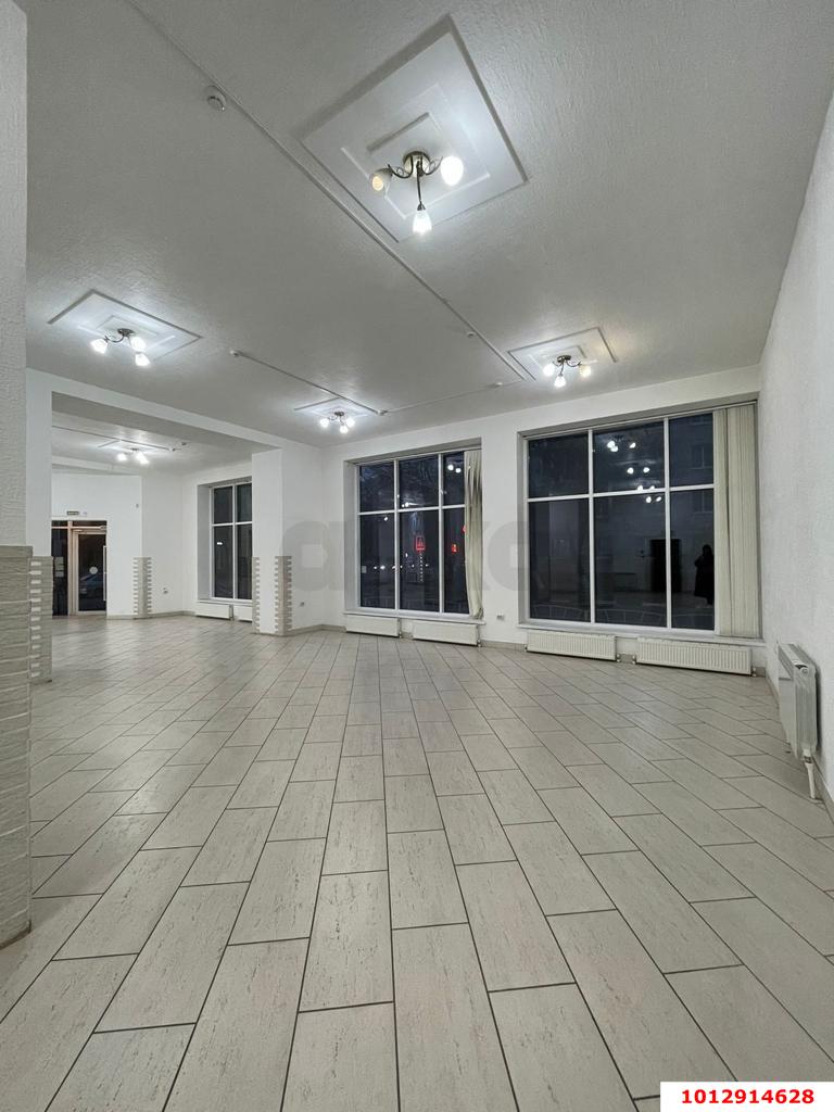 Фото №2: Коммерция 197 м² - Армавир, мкр. Родина, ул. Советской Армии, 36